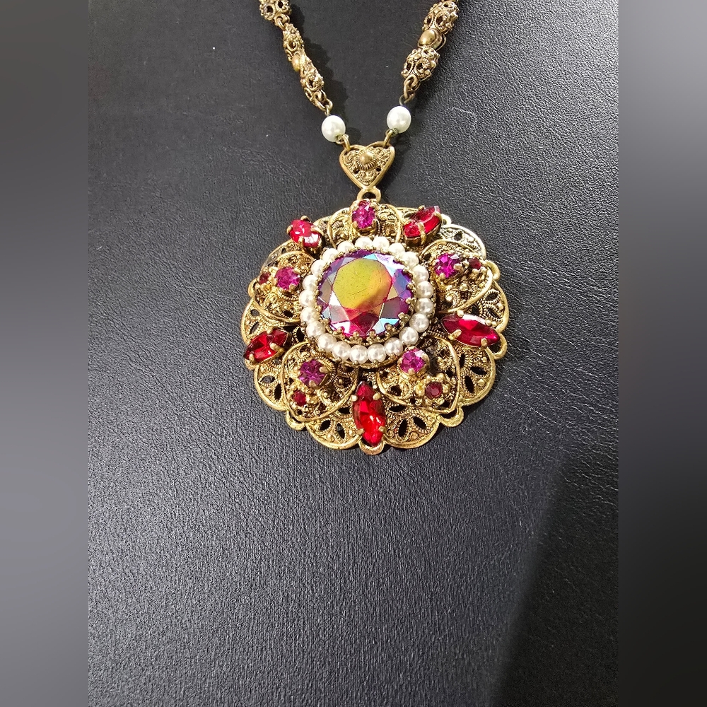 Vintage Western Germany Red Aurora Borealis Antique Gold Tone Filigree Necklace - Picture 9 of 13